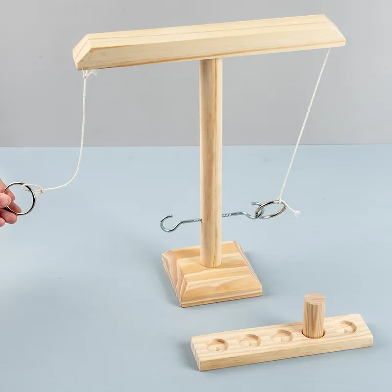 Wurfspiel mit Holzringen