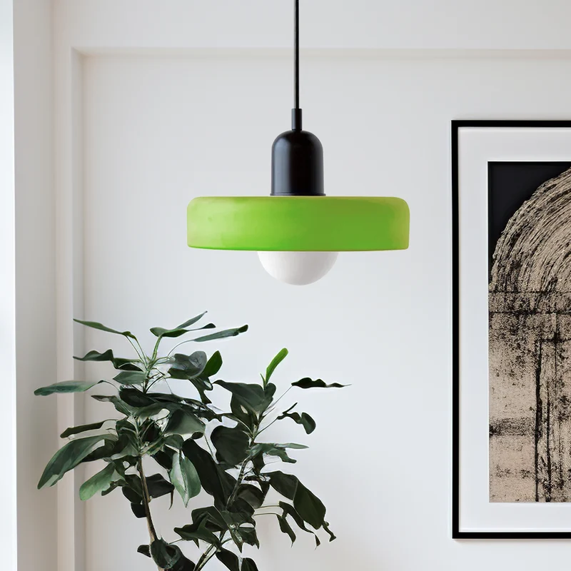 Farvet Glas Pendellampe fra Bauhaus