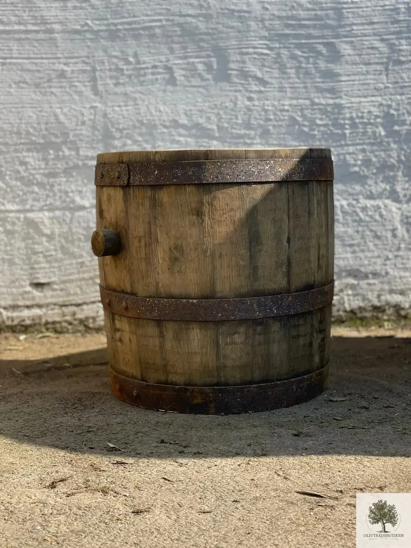 Halv whiskeytunna i ek 37 x 37 cm