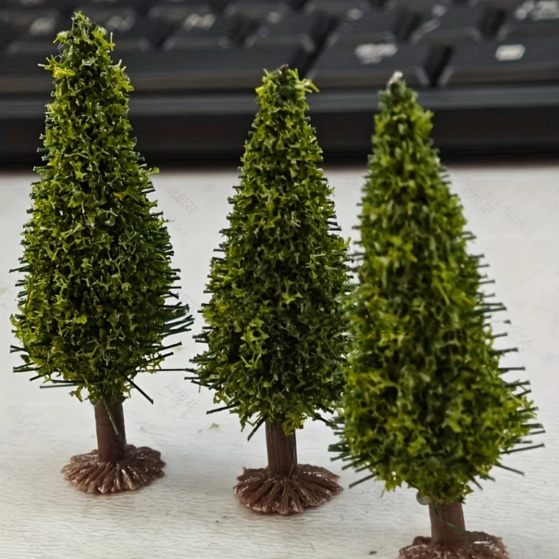 Festlig dekoration med lille juletræ til borddisplay