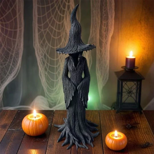 Sheltering Statue of the Silent Guardian