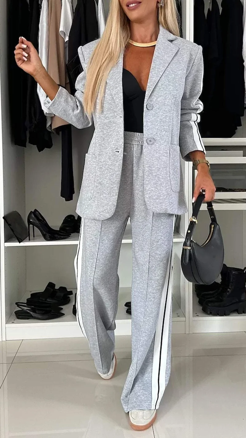 Chic Look med 2-delt Sæt – Blazer og Relaxede Bukser
