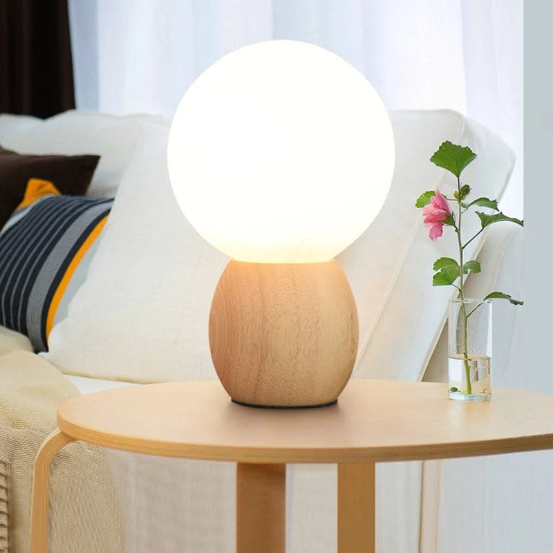 Moderne Natlampe med Træbase – Skab Hygge og Stil i Hjemmet