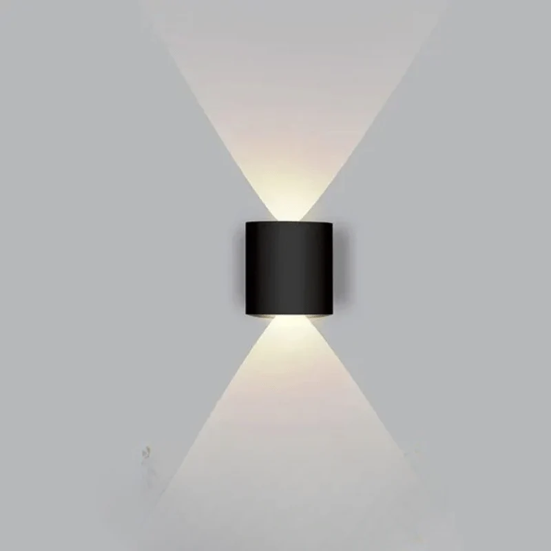 Vejrbestandig LED Væglampe til Udendørsbrug – Elegant Belysning i Aluminium