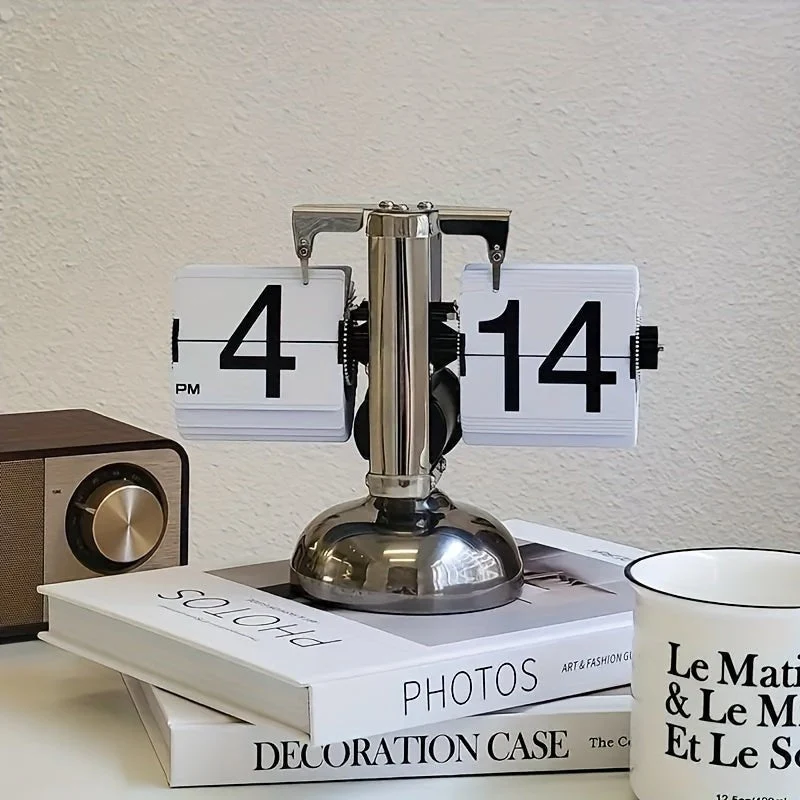 Retro Elegante Ur med Automatisk Drejefunktion – Flip Design