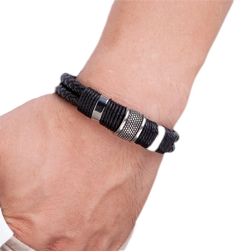 Elegant læderarmbånd med magnetisk lukning