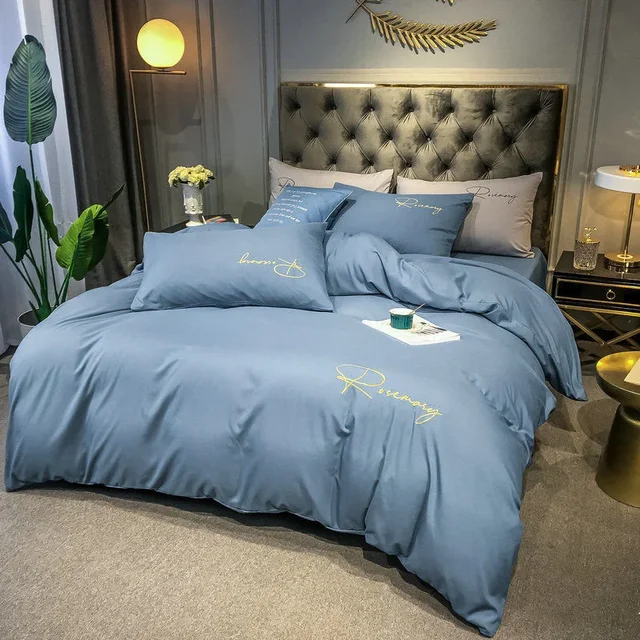 Elegant luksus sengetøj med broderet design