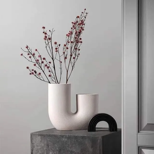 Elegant U-formet Vase til Moderne Indretning