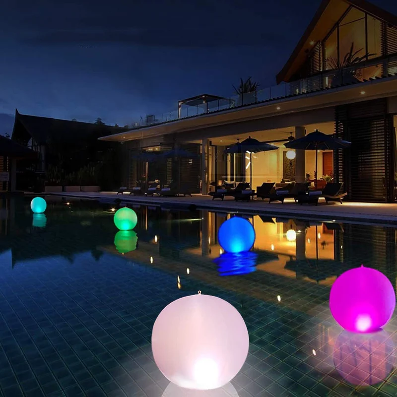 Farvet LED Strandbold med Fjernbetjening – GlowSphere til Natteunderholdning