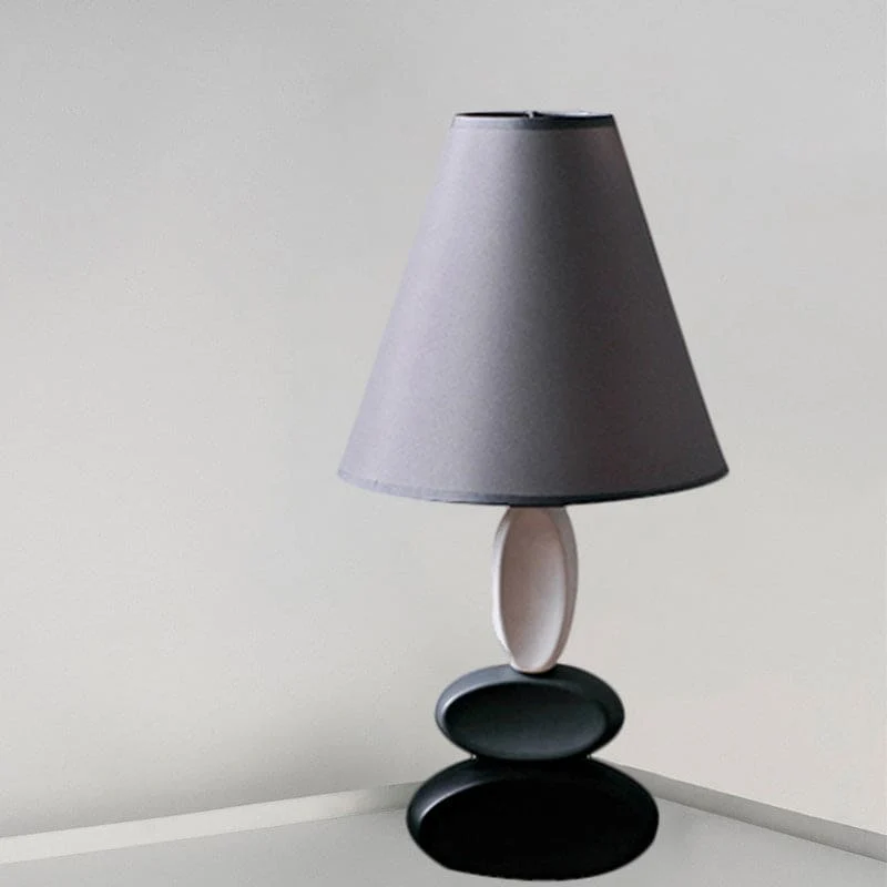 Stilfuld Bordlampe med Behagelig Skærm