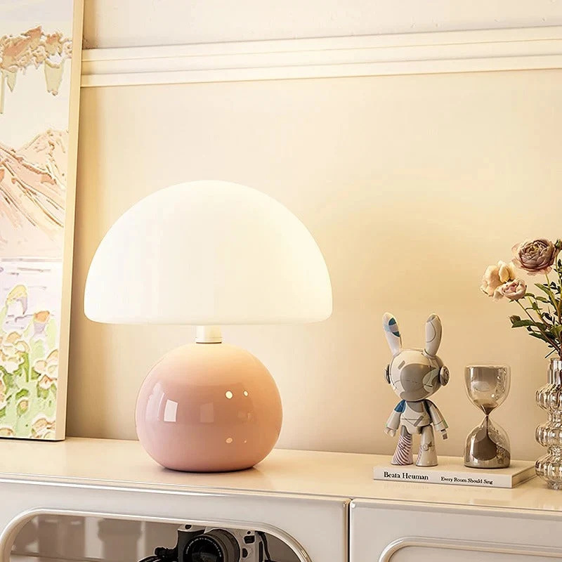 Moderne Sengebordslampe i Creme med Justerbart LED Lys