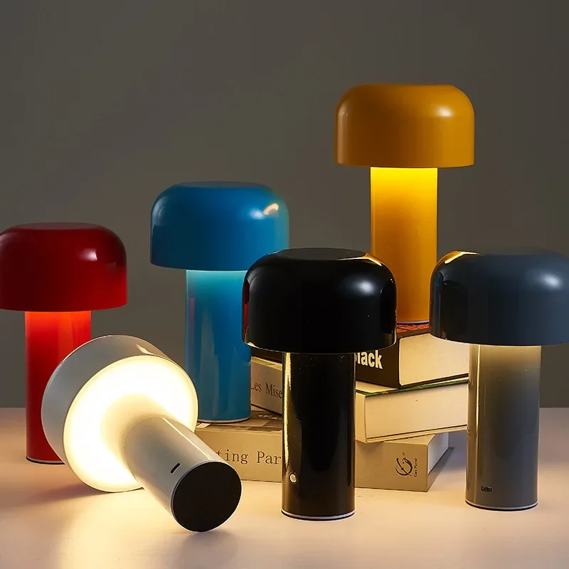 Farverig LED Natlampe med USB - Skab Hygge og Fantasi