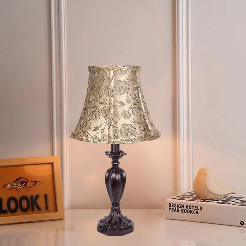 Elegant Natlampe med Moderne Resinkuppel – Skab Hygge