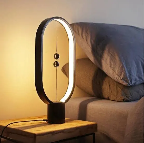 Stilfuld Træbordlampe med Magnetisk Tænd/sluk-Funktion