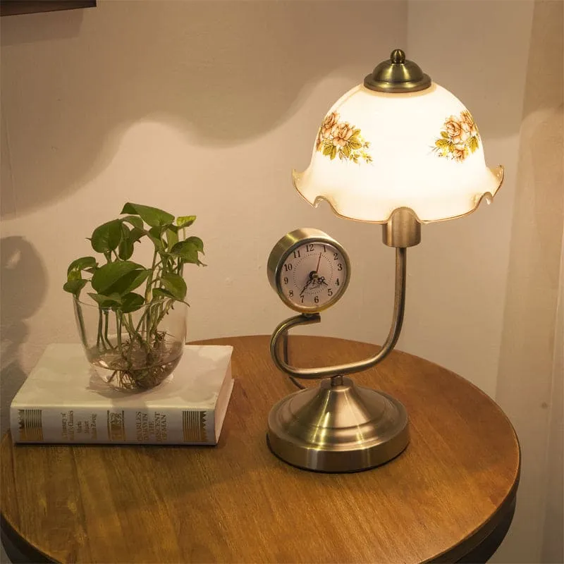 Blomsterformet Bordlampe med Rustik Elegance