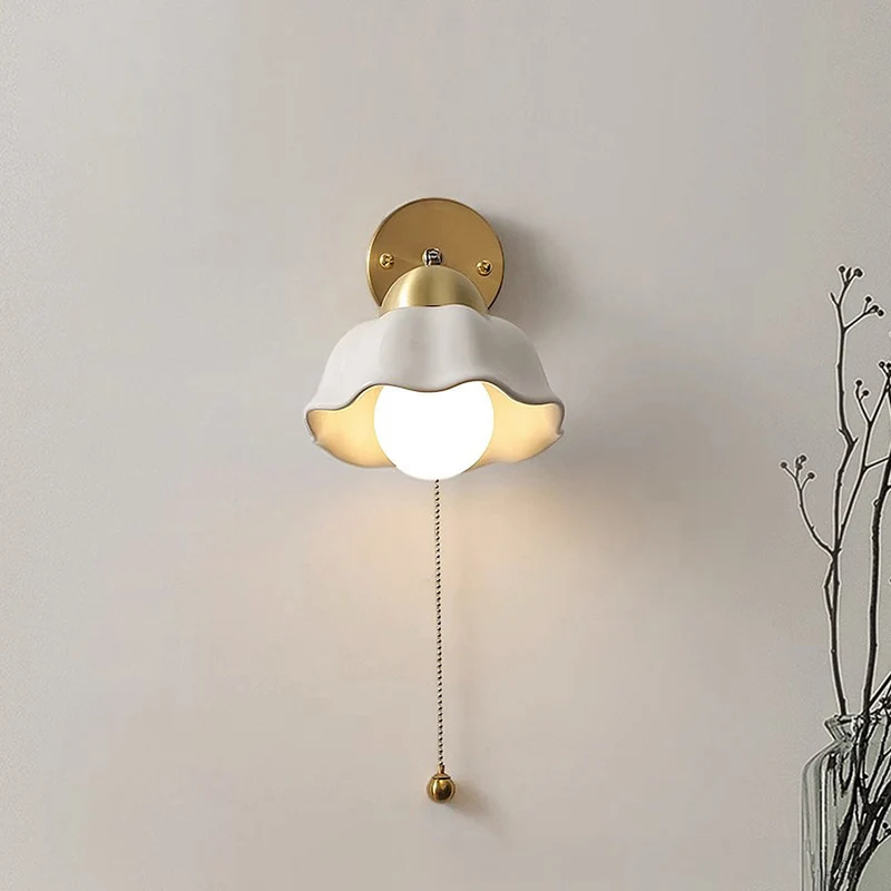 Elegant Vintage Blomster Væglampe til Dit Hjem