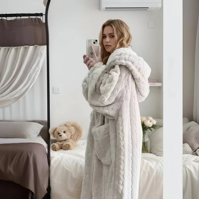 Varmt Damebadekåbe med Hætte og Lommer til Vinterhygge