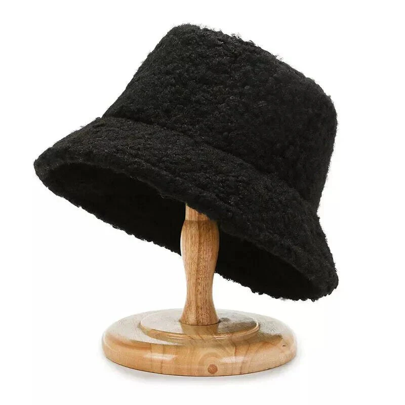 Stilfuld Teddy Bucket Hat til Varme Vinterdage i Uld