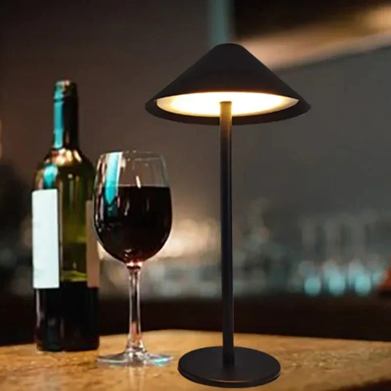 Stilfuld LED-skrivebordslampe med justerbar lysstyrke