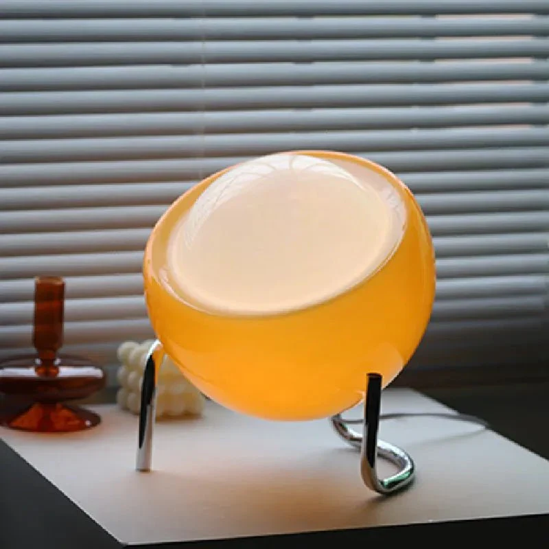 Retro LED Bordlampe med Elegant Design og Fleksibel Belysning