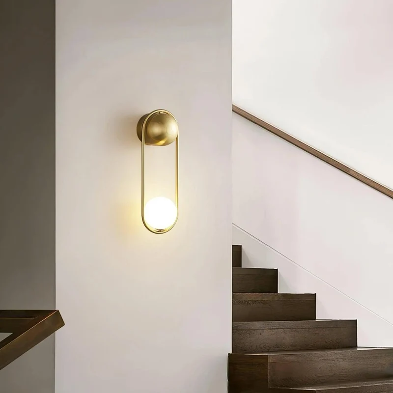 Elegant LED Væglampe i Metal - Skab Luksuriøs Atmosfære