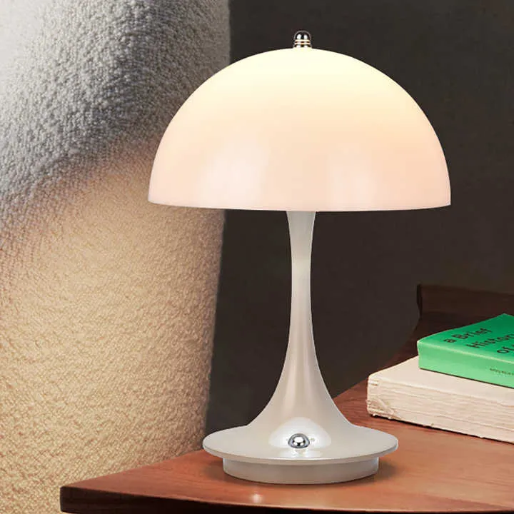 Elegant LED Bordlampe med Justerbar Lysstyrke og Genopladelig