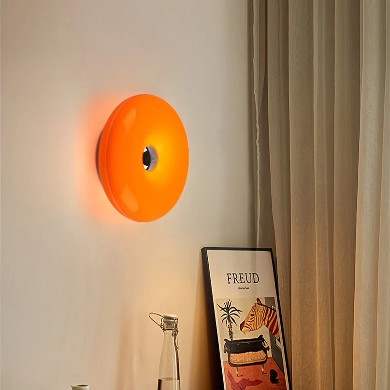 Genopladelig LED Væglampe – Stilfuldt Design & Berøringskontrol