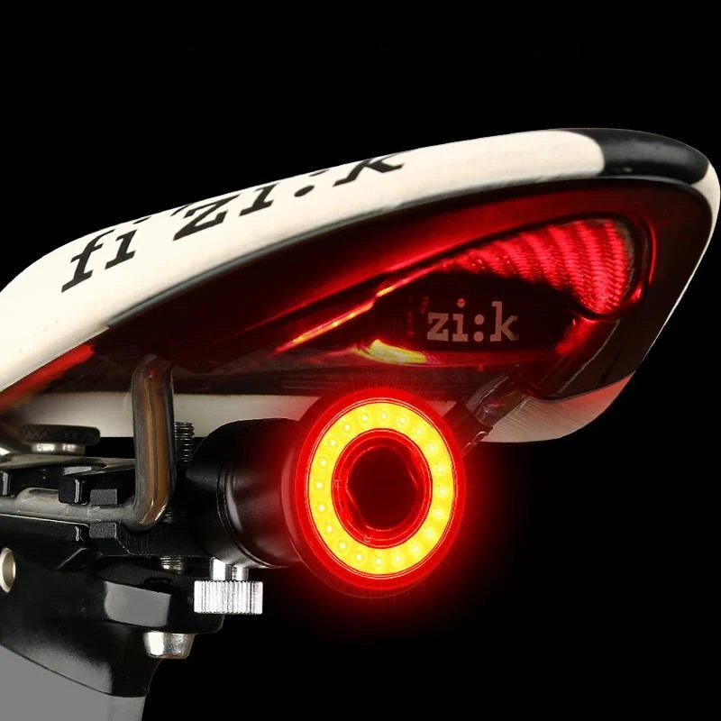 Smart Cykellygte med Automatisk Bremsefunktion og 360° Lys
