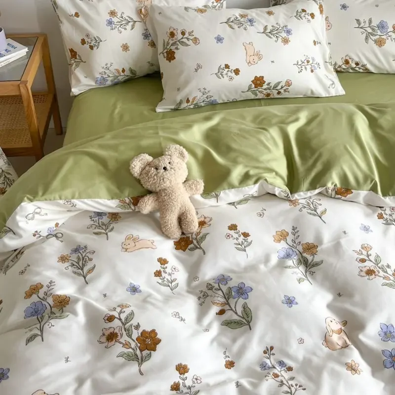 Blomstret Sengetøjssæt i Mikrofiber – Naturinspiration til Soveværelset